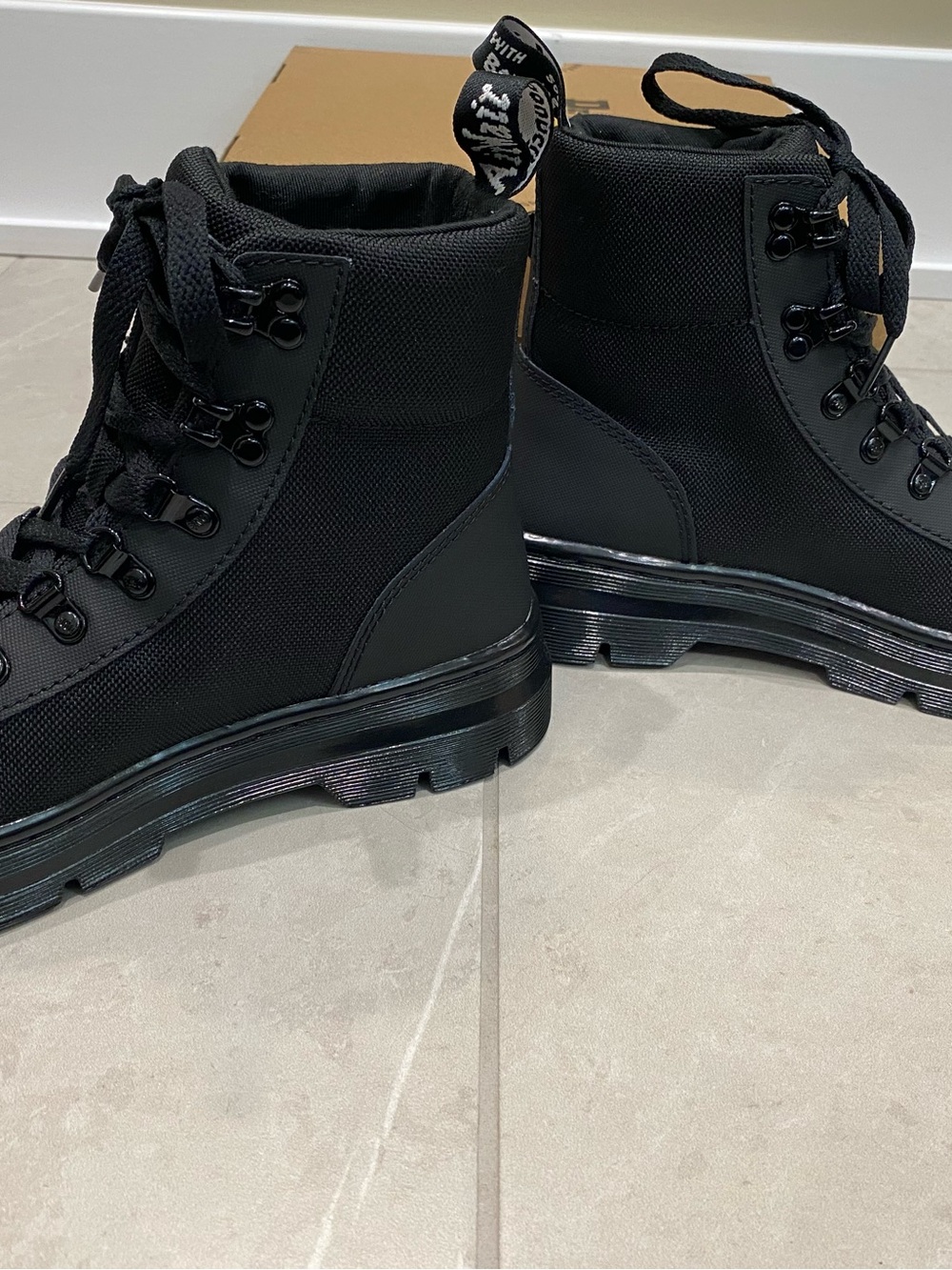 NEW in Box Dr. Martens Combs W Black Boots size 8 - Picture 7 of 12